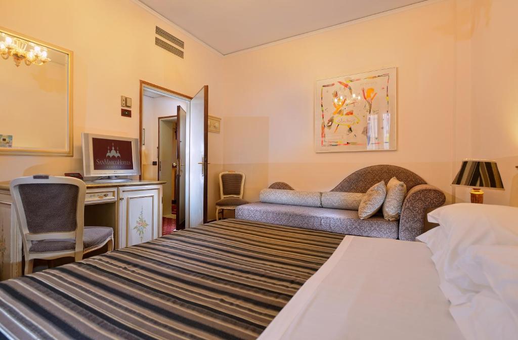Трехместный (Классический трехместный номер) отеля Albergo Cavalletto & Doge Orseolo, Венеция