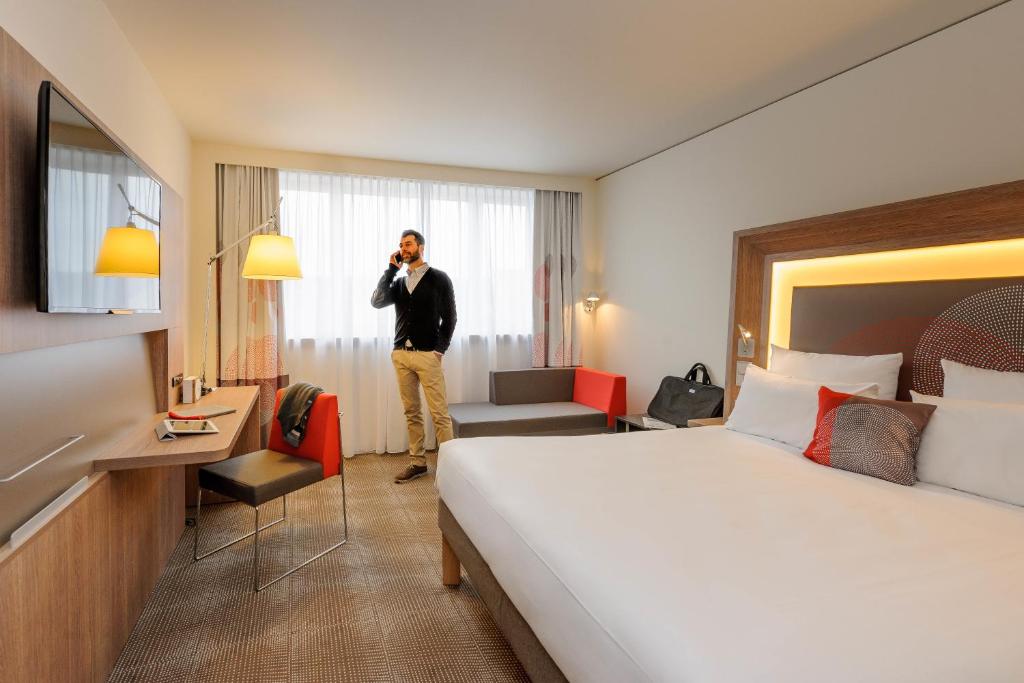 Двухместный (Улучшенный двухместный номер с 1 кроватью) отеля Novotel München City Arnulfpark, Мюнхен