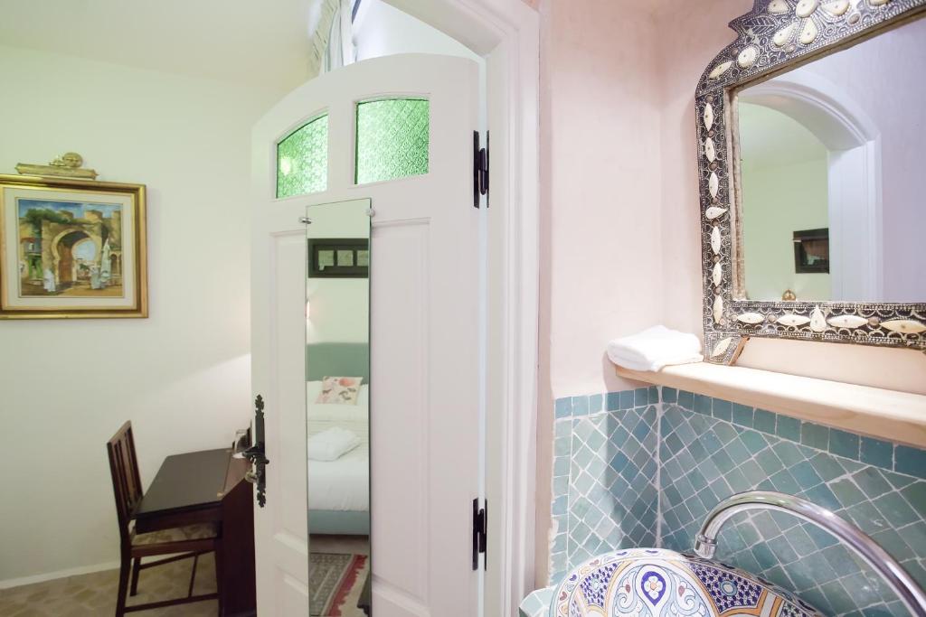 Двухместный (Двухместный номер с 1 кроватью и собственной ванной комнатой) отеля Kasbah Rose, Танжер
