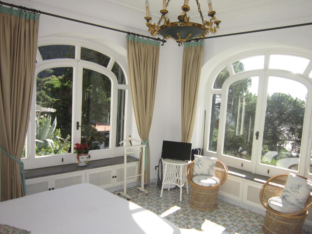 Двухместный (Номер с кроватью размера «king-size» и видом на море) отеля Casa del Solitario, Капри