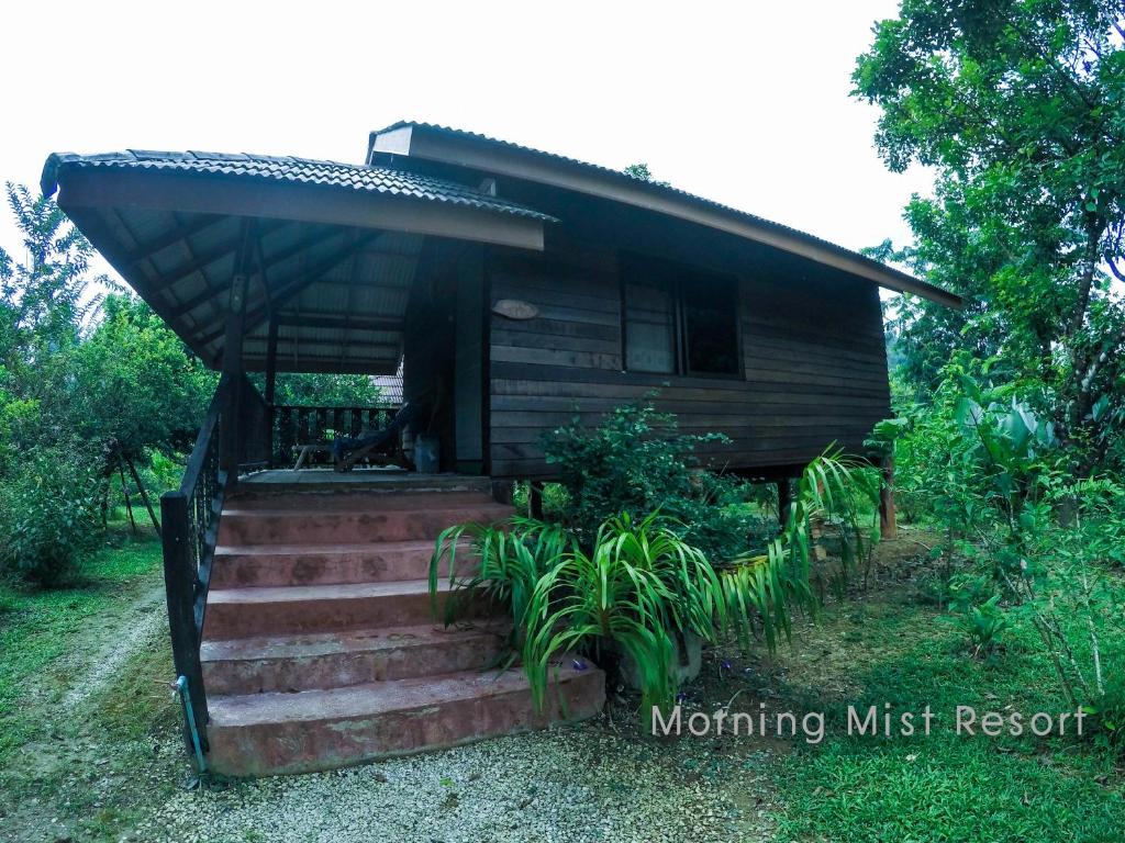 Номер (Семейное бунгало с видом на сад и вентилятором), Курортный отель Khao Sok Morning Mist Resort