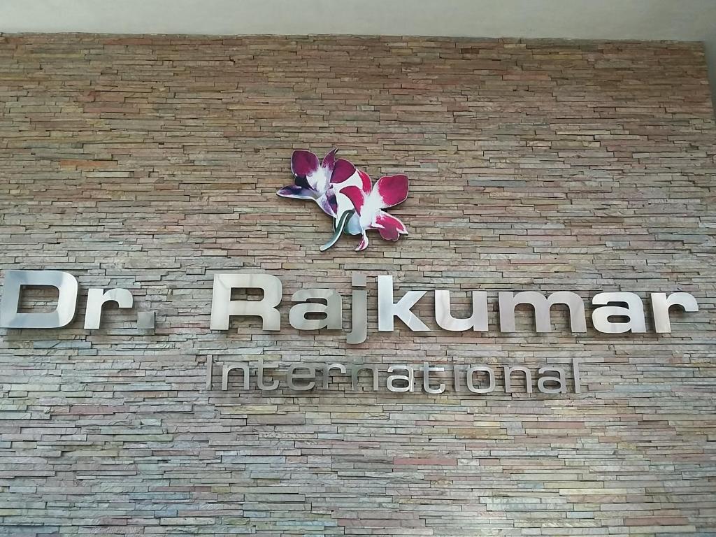 Отель Dr. Rajkumar International, Бангалор
