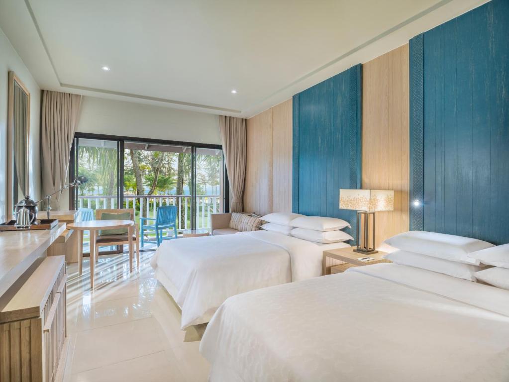 Двухместный (Двухместный номер Делюкс с 2 отдельными кроватями и видом на море) курортного отеля Dusit Thani Krabi Beach Resort, Краби