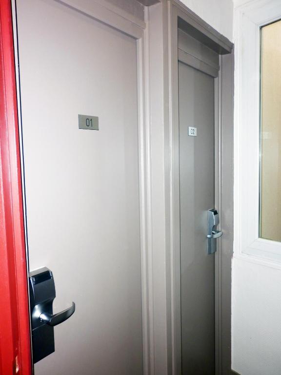 Двухместный (Двухместный номер с 1 кроватью и собственной ванной комнатой) отеля Hotel Ermitage, Париж