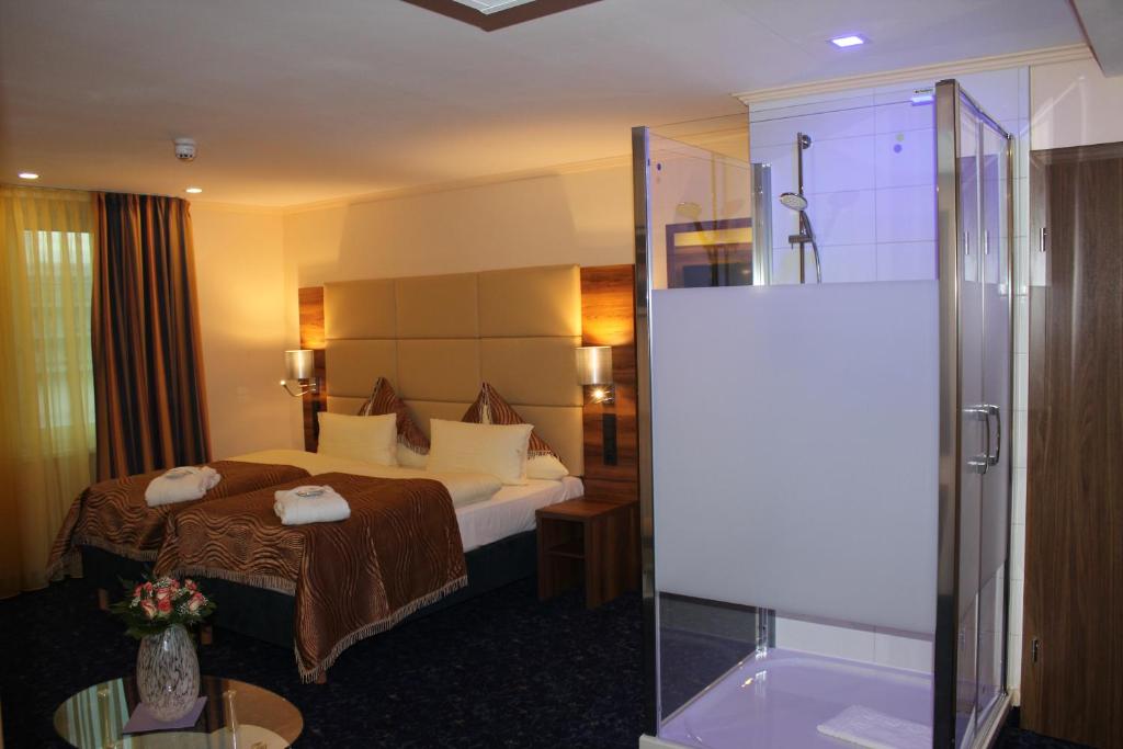 Двухместный (Стандартный двухместный номер с 1 кроватью) отеля Grand Hotel Empire, Франкфурт-на-Майне