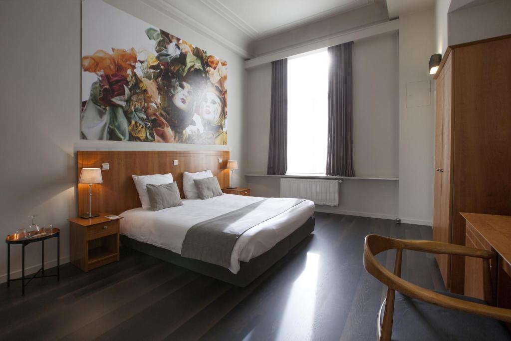 Двухместный (Стандартный двухместный номер с 1 кроватью или 2 отдельными кроватями и ванной) отеля Theater Hotel Leuven Centrum, Левен