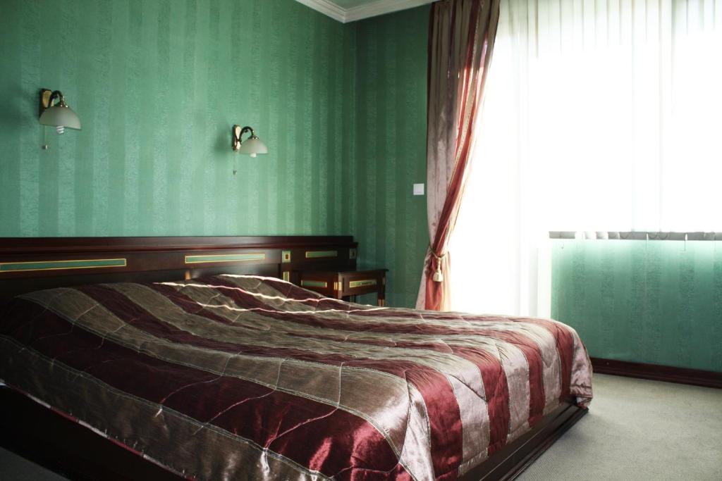 Двухместный (Двухместный номер Делюкс с 1 кроватью и балконом) отеля Hotel Lazur, Кюстендил