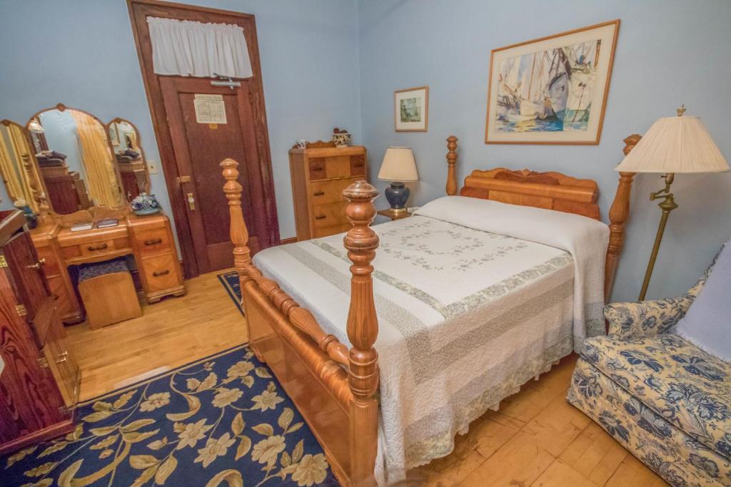 Семейный (Семейный люкс), The Edgewater Hotel