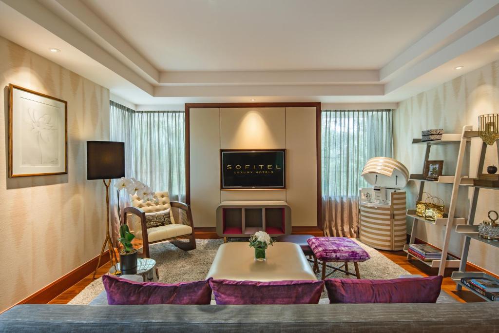Сьюит (Люкс «Престиж» с 1 кроватью размера «king-size») курортного отеля Sofitel Singapore Sentosa Resort & Spa, Сингапур (город)