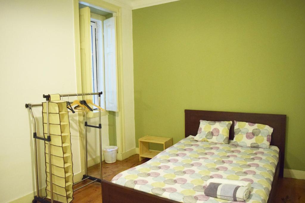 Двухместный (Двухместный номер с 1 кроватью и собственной ванной комнатой) хостела Nations Hostel 4202AL, Лиссабон