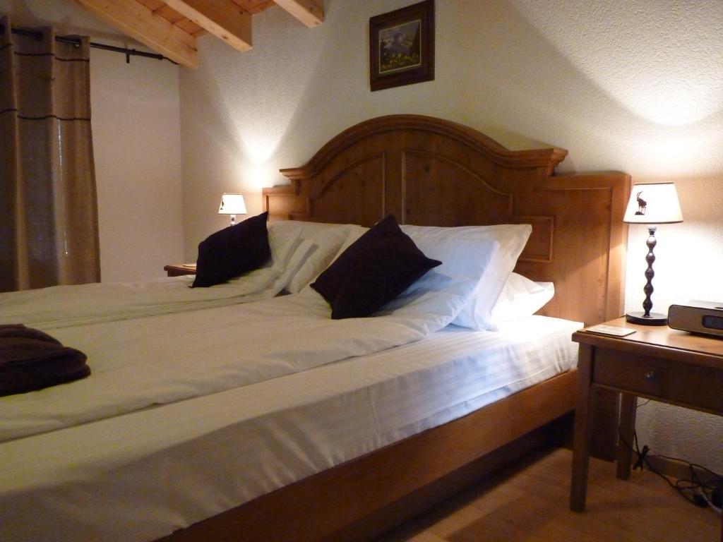 Двухместный (Двухместный номер с 1 кроватью или 2 отдельными кроватями) отеля Chalet des Alpes, Кран-Монтана