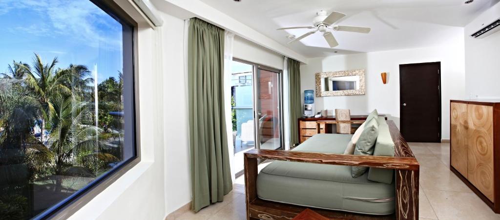 Одноместный (Люкс с 1 спальней в блоке Royal Elite) курортного отеля Sandos Caracol Eco Resort All Inclusive, Плая-дель-Кармен