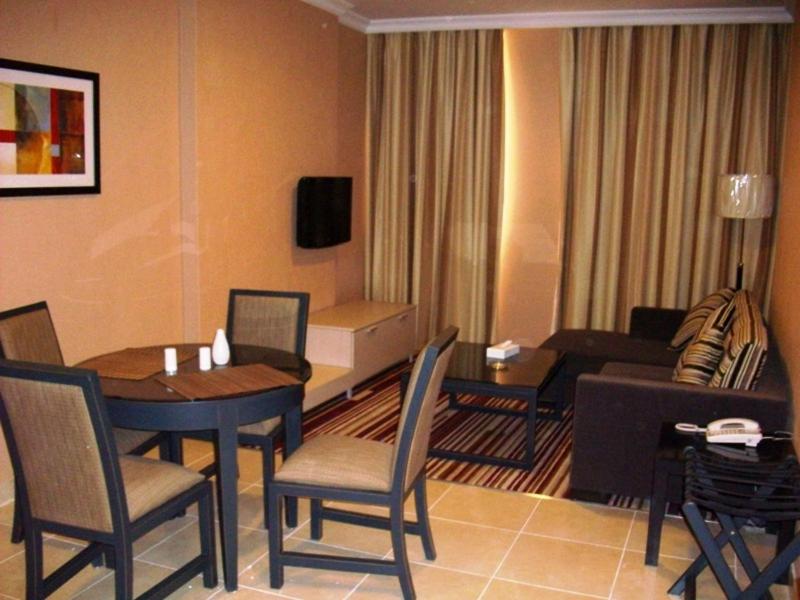 Сьюит (Люкс с 1 спальней) апарт-отеля L'Arabia Hotel Apartments, Абу-Даби