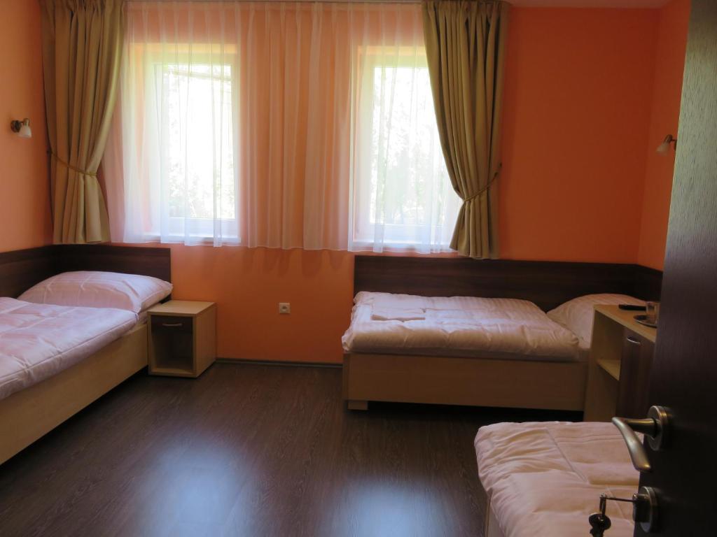 Двухместный (Стандартный двухместный номер с 2 отдельными кроватями) гостевого дома Bartal Rodinné Vinárstvo, Братислава
