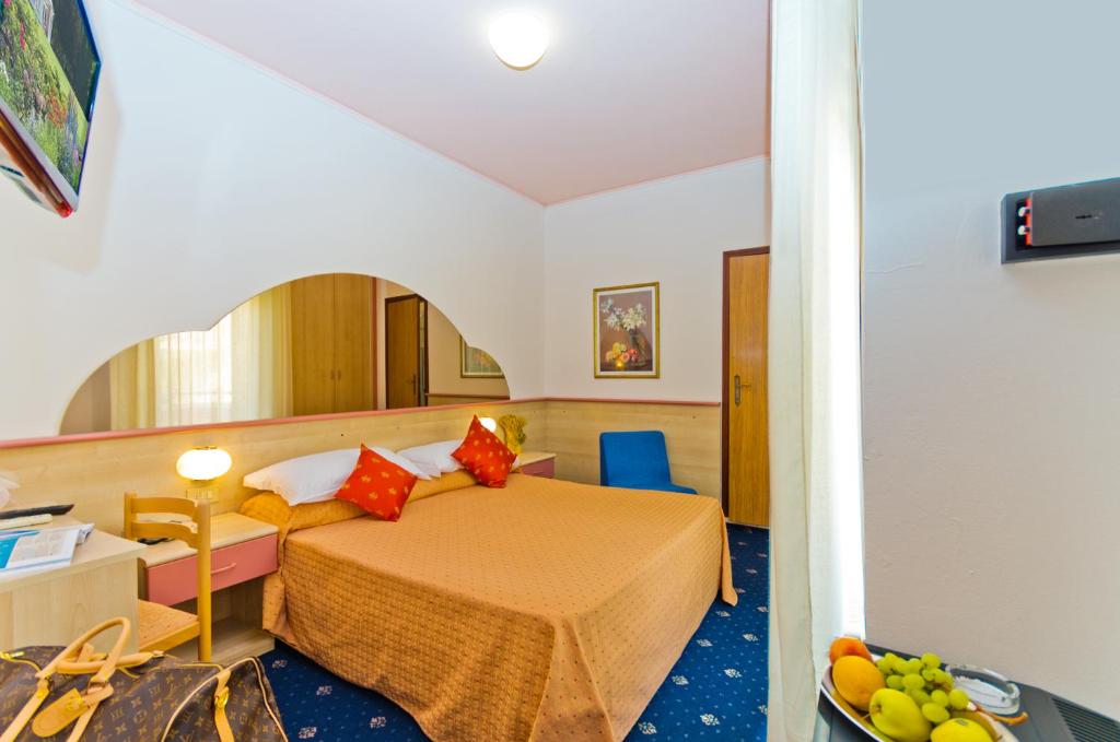 Двухместный (Двухместный номер эконом-класса с 1 кроватью) отеля Hotel Victoria, Бибионе