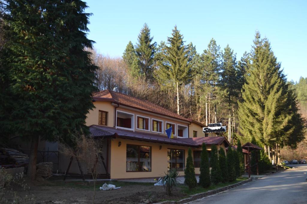 Мотель Motel Stovrela, Казин
