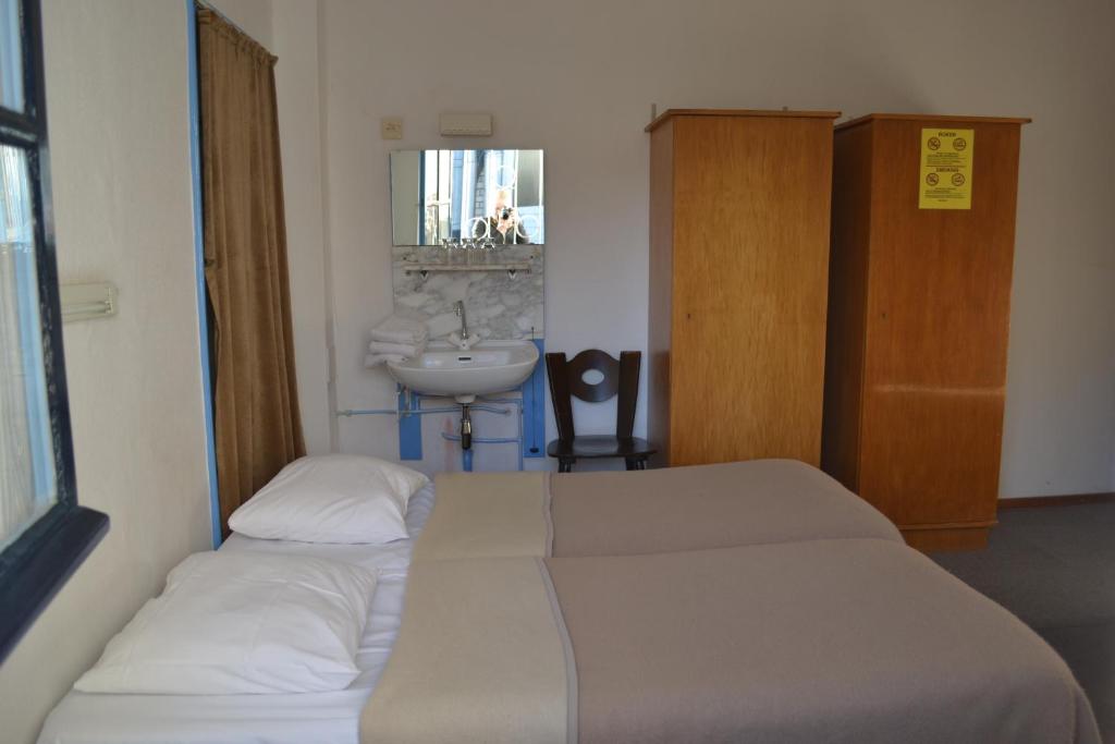 Двухместный (Стандартный двухместный номер с 1 кроватью и общей ванной комнатой) отеля Hotel Lahaye, Валкенбург