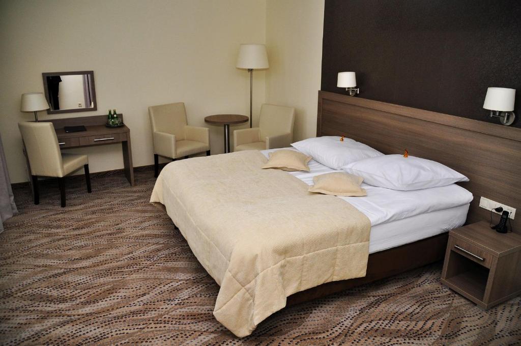 Двухместный (Роскошный двухместный номер с 1 кроватью) отеля Hotel Gromada Arka Lux, Кошалин