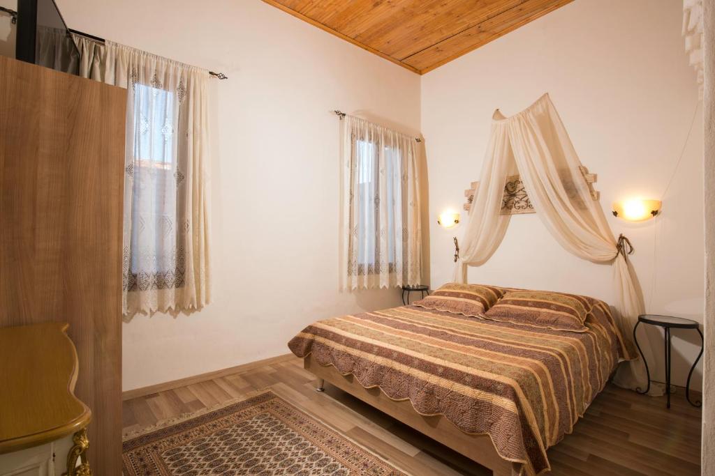 Двухместный (Улучшенный двухместный номер с 1 кроватью) отеля Evdokia Hotel, Родос
