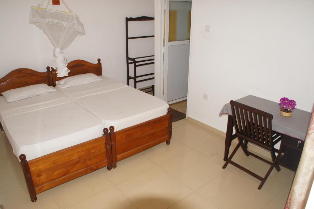 Двухместный (Стандартный двухместный номер с 1 кроватью) отеля Ritas Hotel, Хиккадува