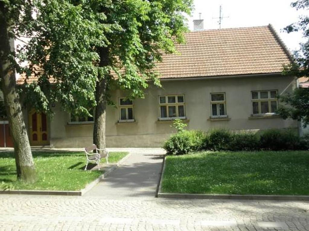Апартаменты (Апартаменты с видом на сад) гостевого дома Mika, Йиндржихув-Градец