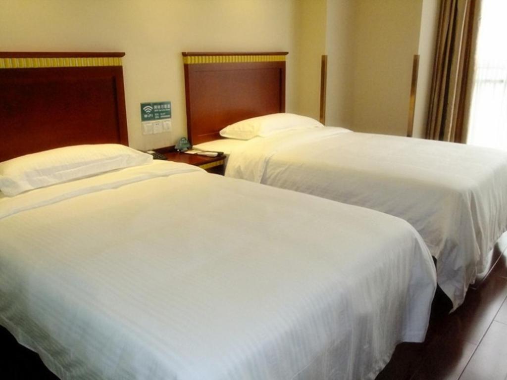 Двухместный (Двухместный номер бизнес-класса с 2 отдельными кроватями) отеля GreenTree Inn Shandong Binzhou Third Huanghe Road Wusi Plaza Express Hotel, Биньчжоу