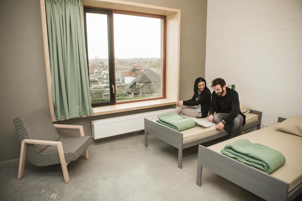 Двухместный (Двухместный номер с 2 отдельными кроватями и собственной ванной комнатой) хостела Hostel Groeninghe, Кортрейк