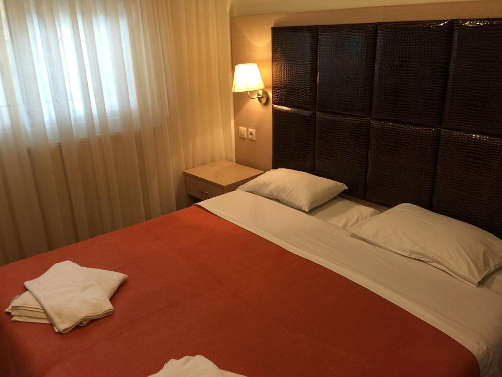 Двухместный (Двухместный номер эконом-класса с 1 кроватью — первый этаж) отеля Hotel Avra, Переа