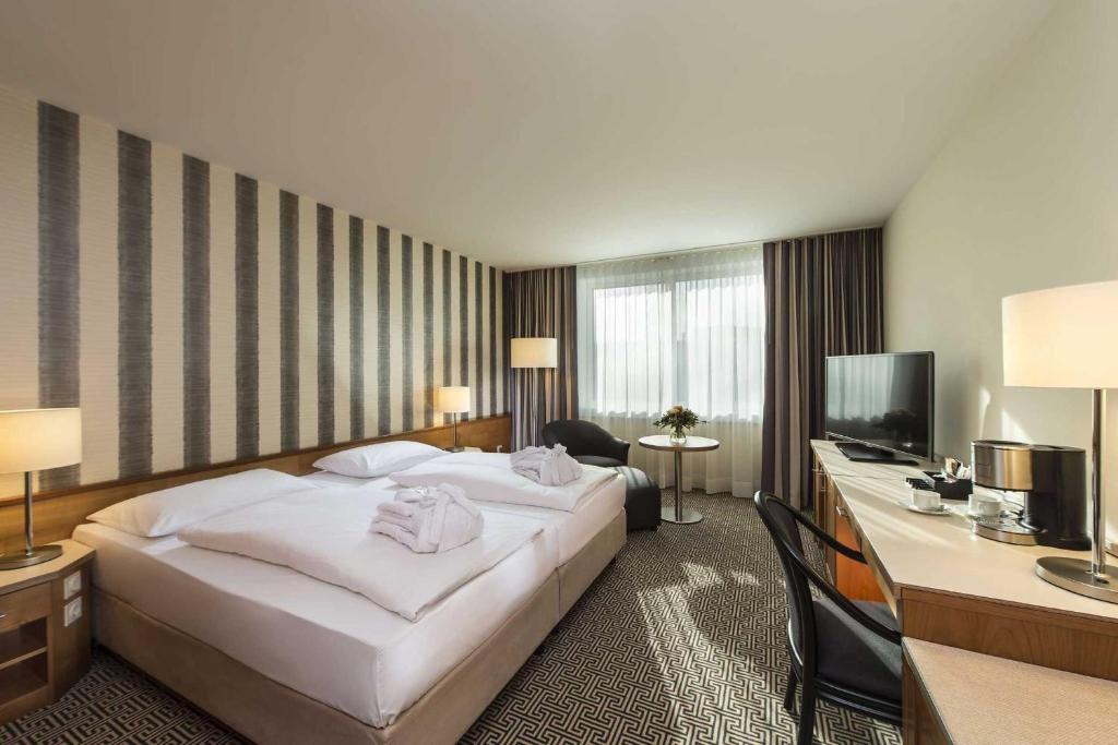 Двухместный (Улучшенный двухместный номер с 1 кроватью) отеля Maritim Hotel Stuttgart, Штутгарт