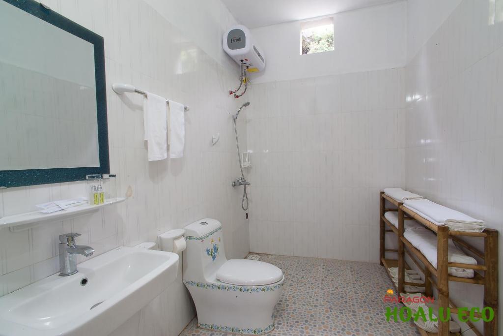 Двухместный (Двухместный номер с 1 кроватью и общей ванной комнатой) семейного отеля Hoalu Ecolodge Homestay, Ниньбинь