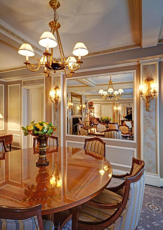 Сьюит (Президентский люкс), Hotel Elysee by Library Hotel Collection