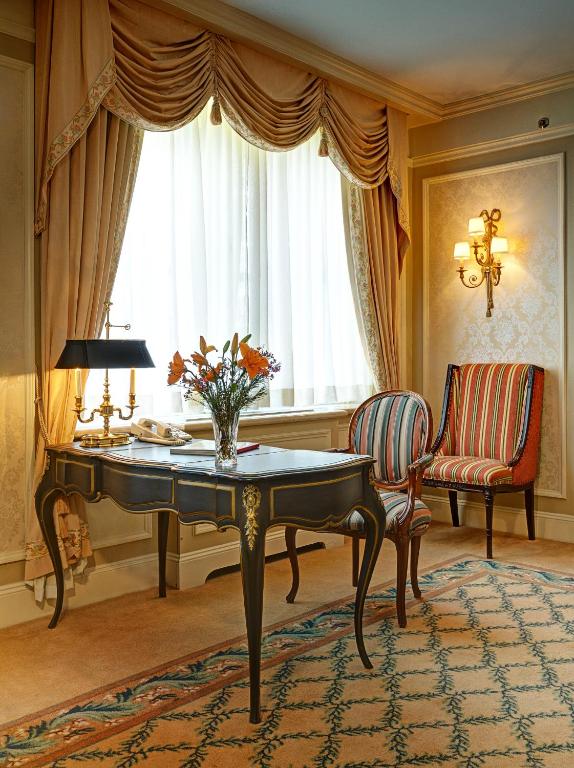 Сьюит (Президентский люкс), Hotel Elysee by Library Hotel Collection