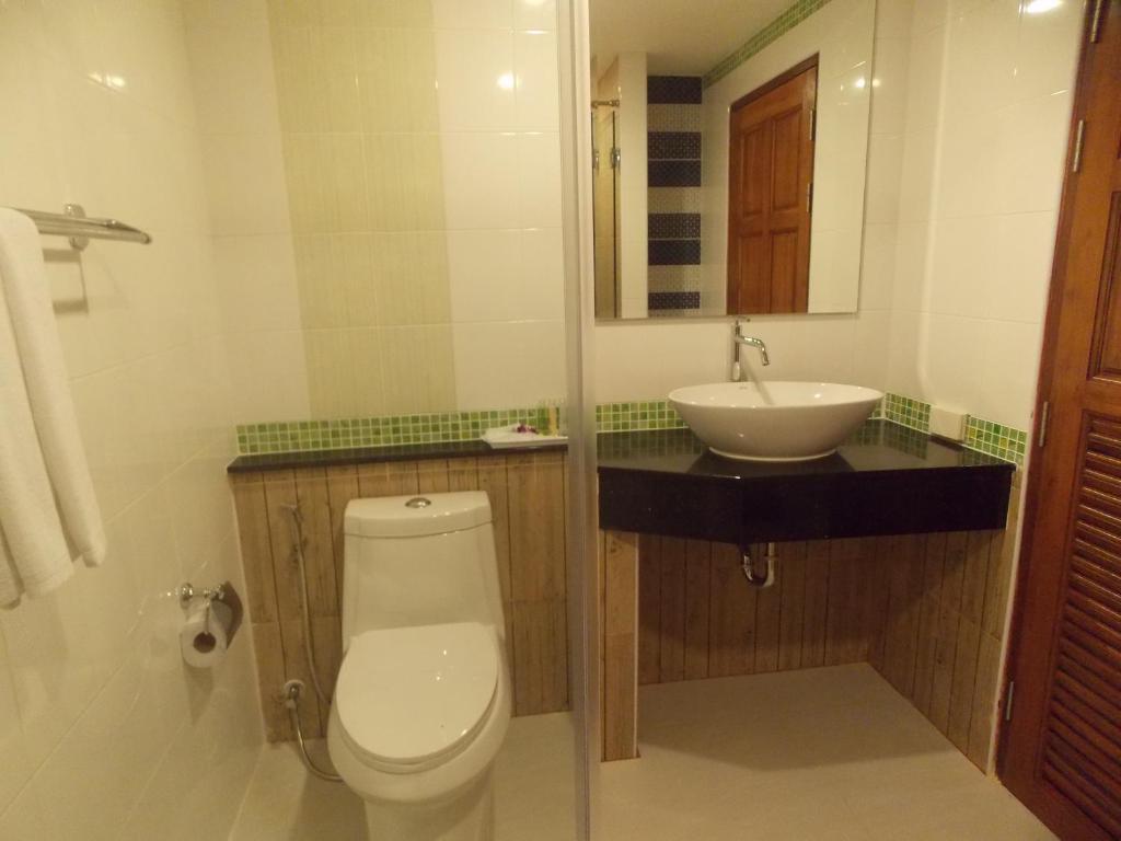 Двухместный (Двухместный номер Делюкс с 1 кроватью или 2 отдельными кроватями и балконом) курортного отеля Pratum Resort, Кхаулак