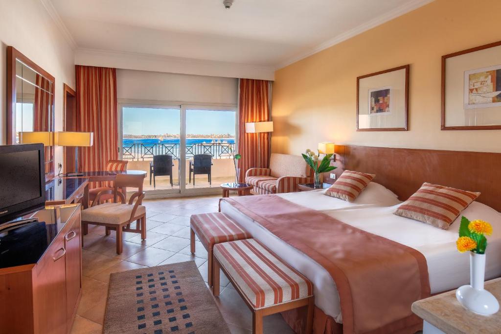 Двухместный (Двухместный номер Делюкс с 1 кроватью или 2 отдельными кроватями и видом на море) курортного отеля Cleopatra Luxury Beach Resort Makadi Bay - Adults Only, Хургада