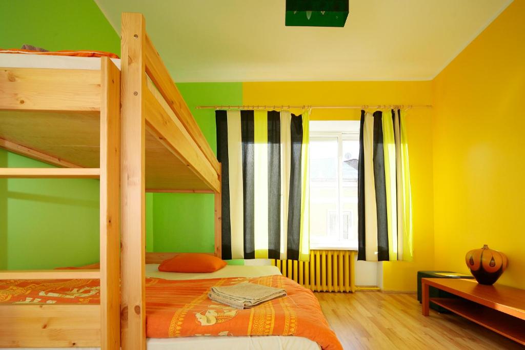 Двухместный (Двухместный номер с 1 кроватью и собственной ванной комнатой) хостела Viru Backpackers Hostel, Таллин