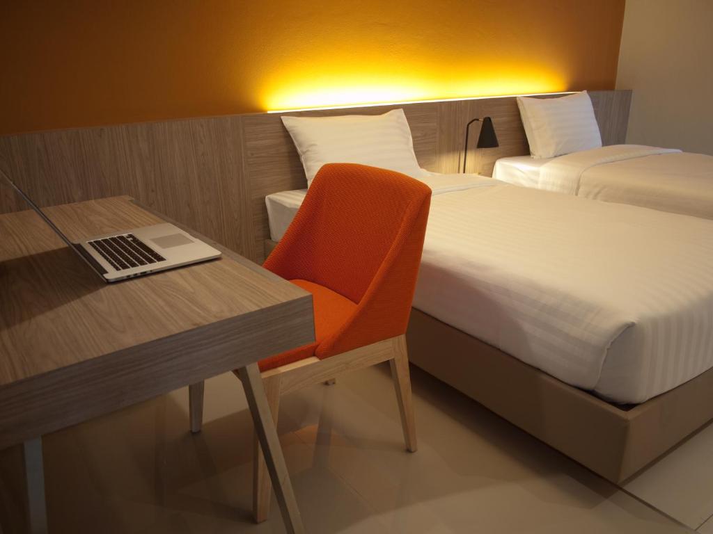 Двухместный (Двухместный номер Делюкс с 2 отдельными кроватями) отеля A:BIZZ, Лампанг