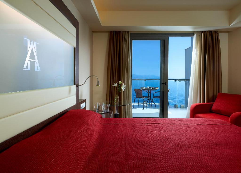 Двухместный (Двухместный номер с 2 отдельными кроватями и видом на море) отеля Arion Hotel, Ксилокастро