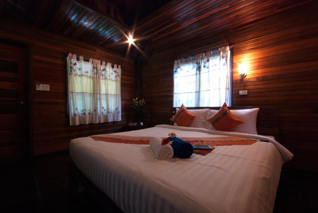 Номер (Бунгало Делюкс) курортного отеля Sangsawan Palace Khaolak Resort, Кхаулак