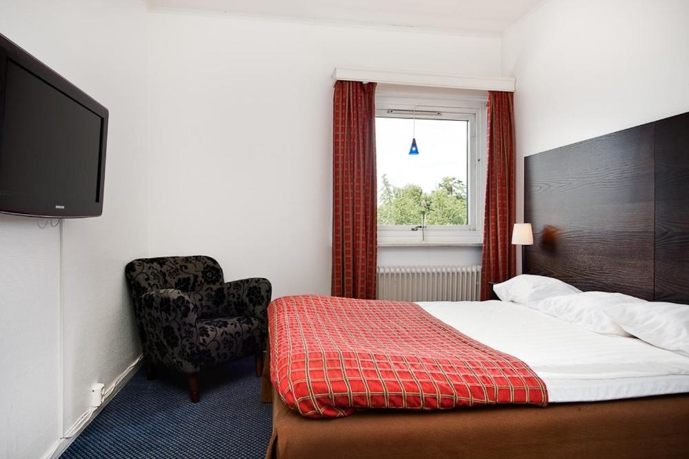 Двухместный (Небольшой двухместный номер с 1 кроватью или 2 отдельными кроватями) отеля Hotel Jämteborg, Эстерсунд