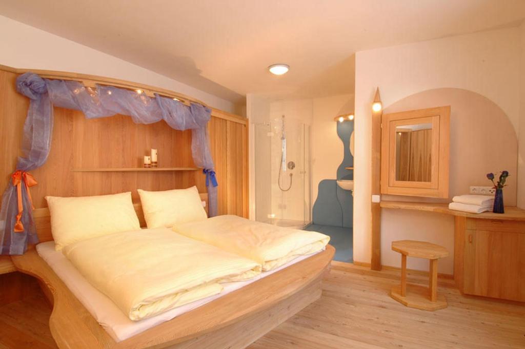 Двухместный (Двухместный номер с 1 кроватью и панорамным видом) отеля Bed & Breakfast Landhaus Strasser, Бриксен-им-Тале