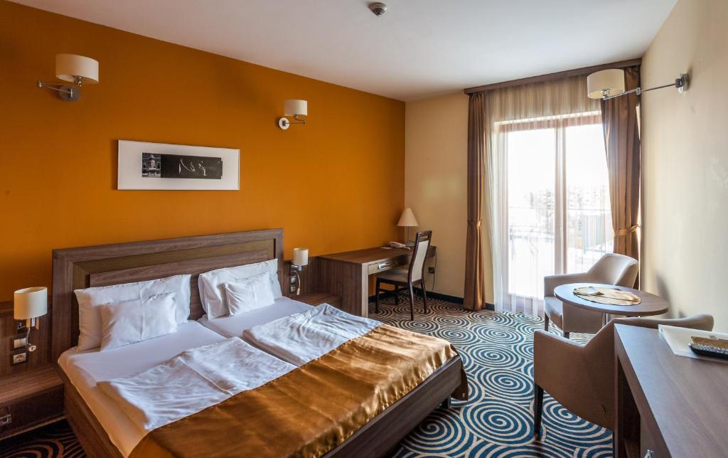 Двухместный (Улучшенный двухместный номер с 1 кроватью) отеля Hotel Millennium, Печ