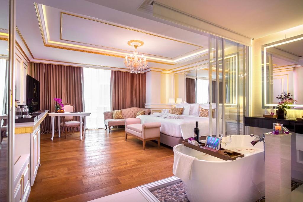Двухместный (Двухместный номер Делюкс с 1 кроватью) отеля Amaranta, Бангкок