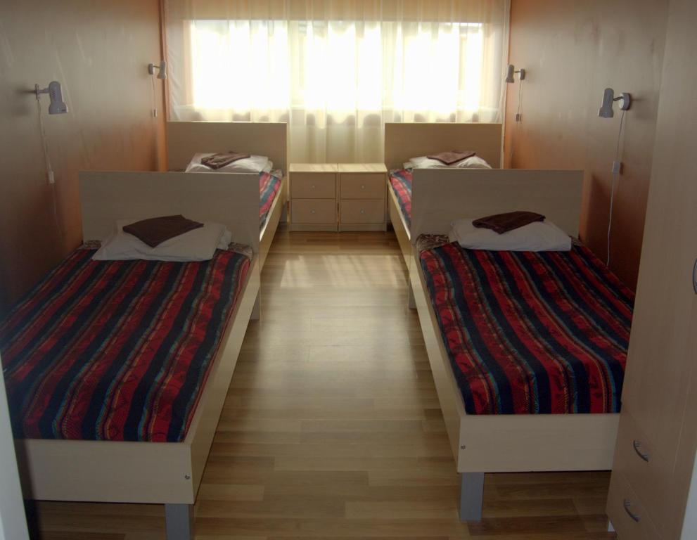 Номер (1 кровать в четырехместном общем номере) хостела Eurohotel, Маарду