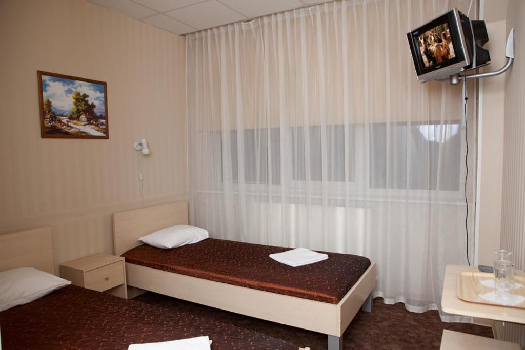 Трехместный (Трехместный номер «Комфорт» с душем) хостела Eurohotel, Маарду