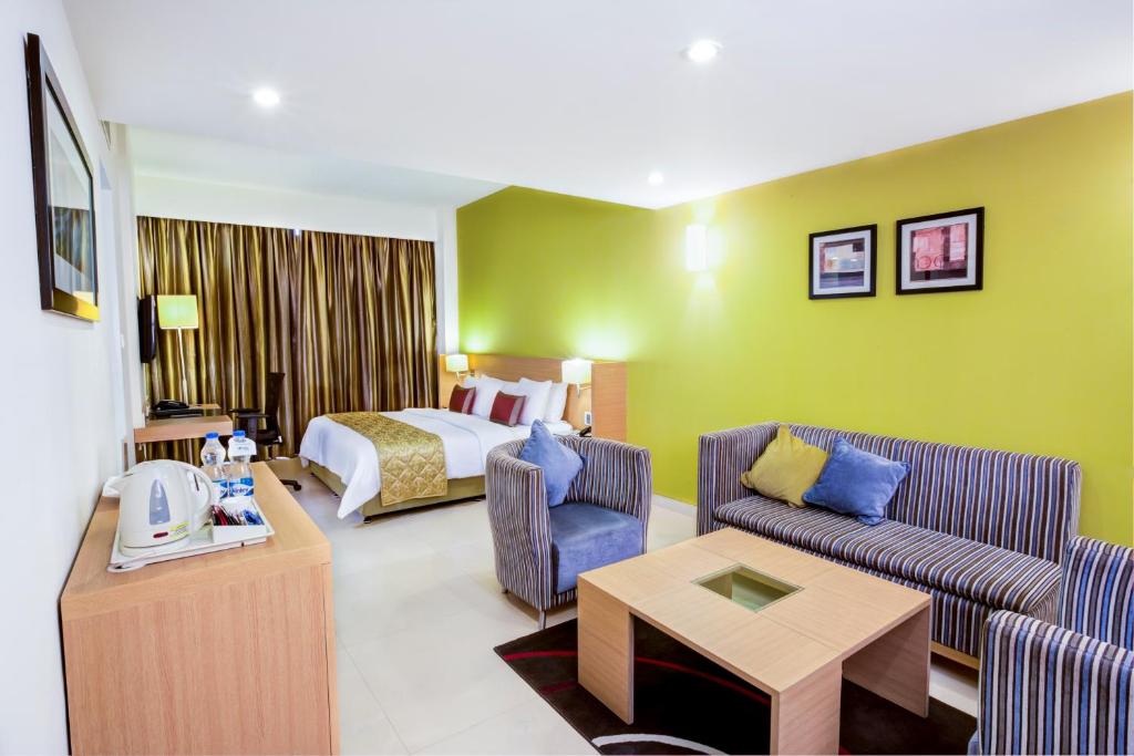 Двухместный (Двухместный номер Делюкс с 1 кроватью) отеля Radha Regent Electronic City, Бангалор