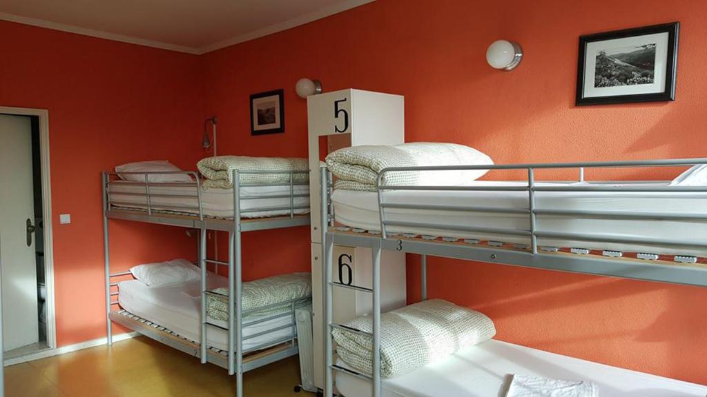 Номер (Кровать в общем 6-местном номере для мужчин и женщин) хостела Porto Wine Hostel, Порту