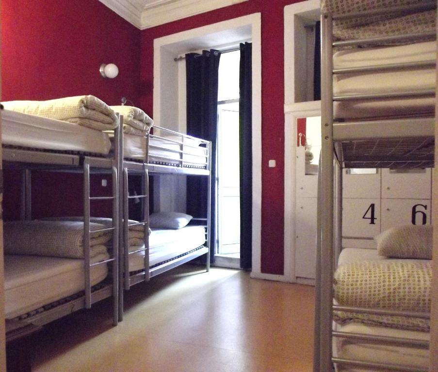 Номер (Кровать в общем 6-местном номере для мужчин и женщин), Porto Wine Hostel