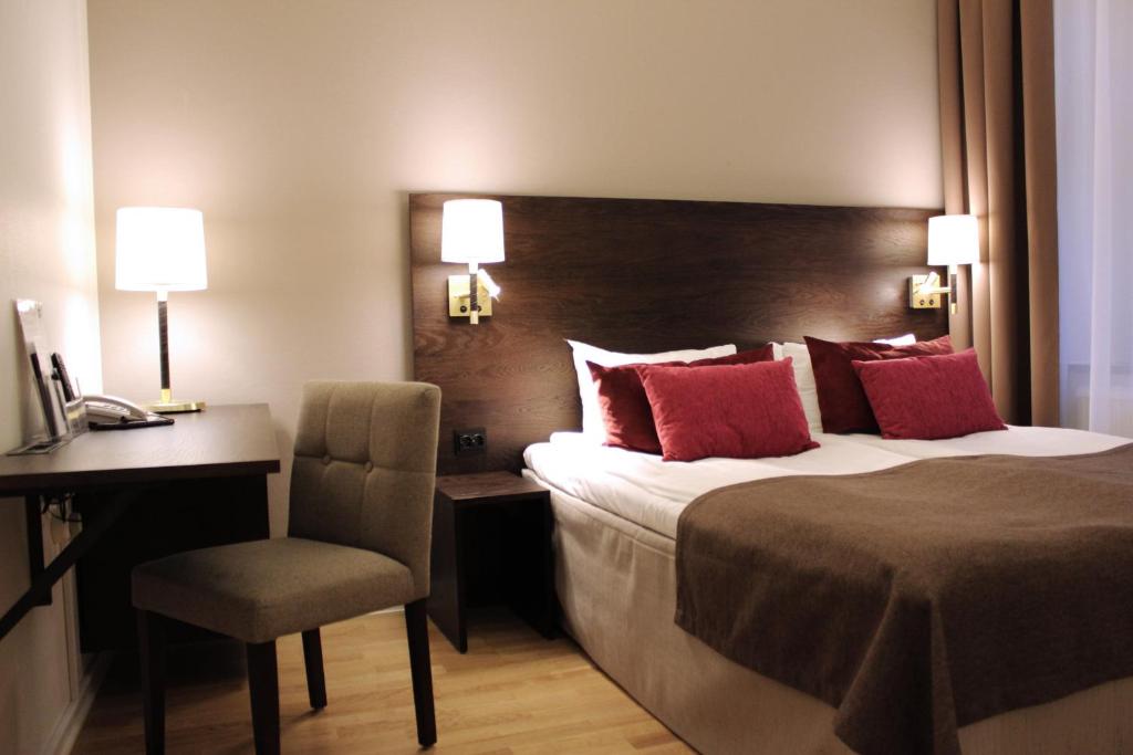 Двухместный (Двухместный номер эконом-класса с 2 отдельными кроватями и ужин) отеля Clarion Collection Hotel Drott, Карлстад