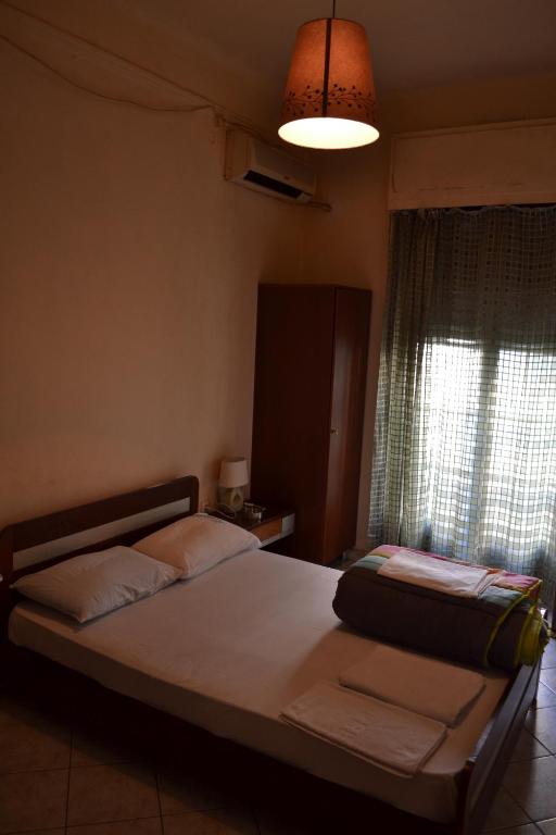 Двухместный (Двухместный номер с 2 отдельными кроватями и общей ванной комнатой) отеля Argo Hotel, Афины