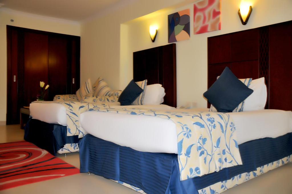 Трехместный (Трехместный номер с видом на сад) курортного отеля Sea Beach Aqua Park Resort, Шарм-эль-Шейх
